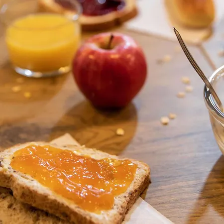 Hotelf1 Thonon Les Bains Est *