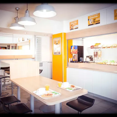 Hotelf1 Thonon Les Bains Est Otel Marin