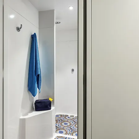 Hotelf1 Thonon Les Bains Est Otel