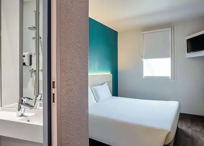 Hotelf1 Thonon Les Bains Est Otel
