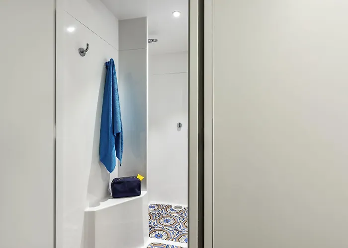 Hotelf1 Thonon Les Bains Est Otel