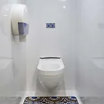 Hotelf1 Thonon Les Bains Est Szálloda