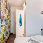 Hotelf1 Thonon Les Bains Est Szálloda