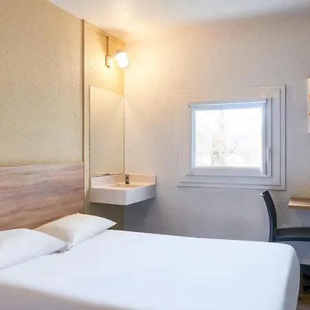 Hotelf1 Thonon Les Bains Est Отель Марен