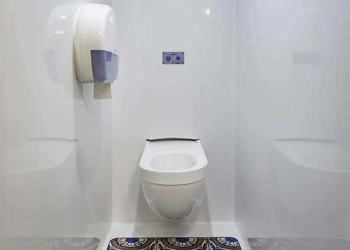 Hotelf1 Thonon Les Bains Est Hotel